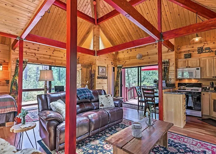 Furnished Deck: Romantic Strawberry/pine Studio! Dom wakacyjny