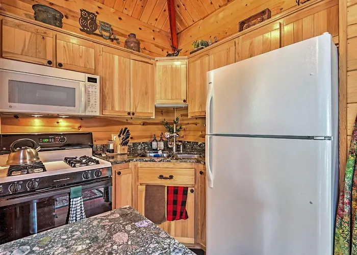 Furnished Deck: Romantic Strawberry/pine Studio! Dom wakacyjny *