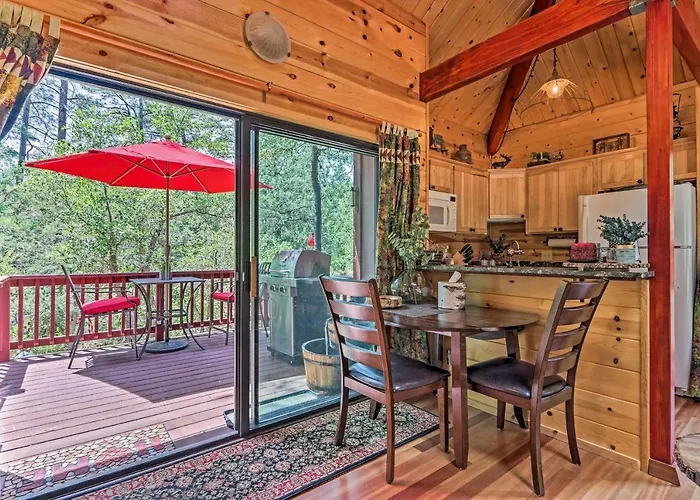 Furnished Deck: Romantic Strawberry/pine Studio!