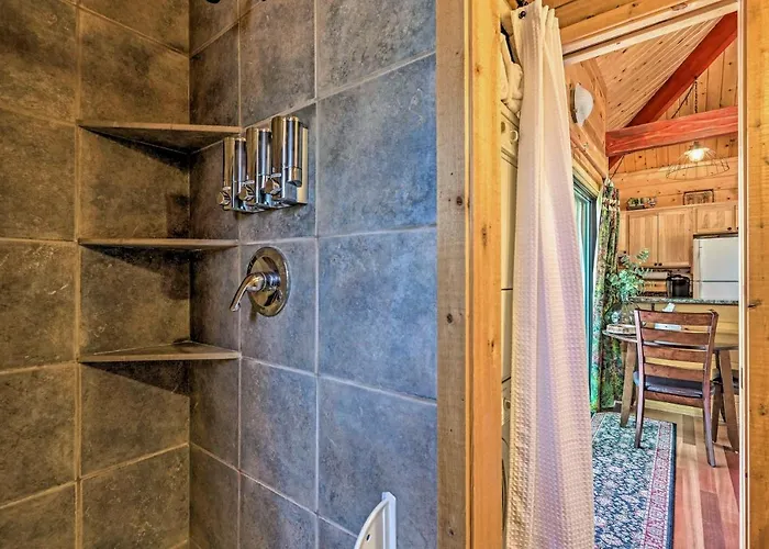 Furnished Deck: Romantic Strawberry/pine Studio! Dom wakacyjny *