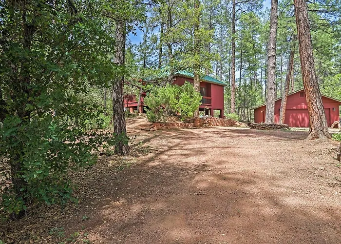 Dom wakacyjny Furnished Deck: Romantic Strawberry/pine Studio! Pine