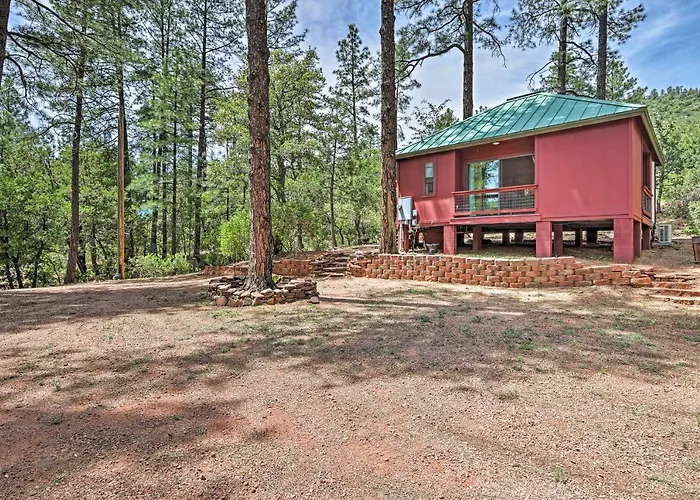 Furnished Deck: Romantic Strawberry/pine Studio!